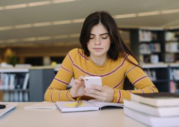 Social Media In The Classroom? Experts Say Yes